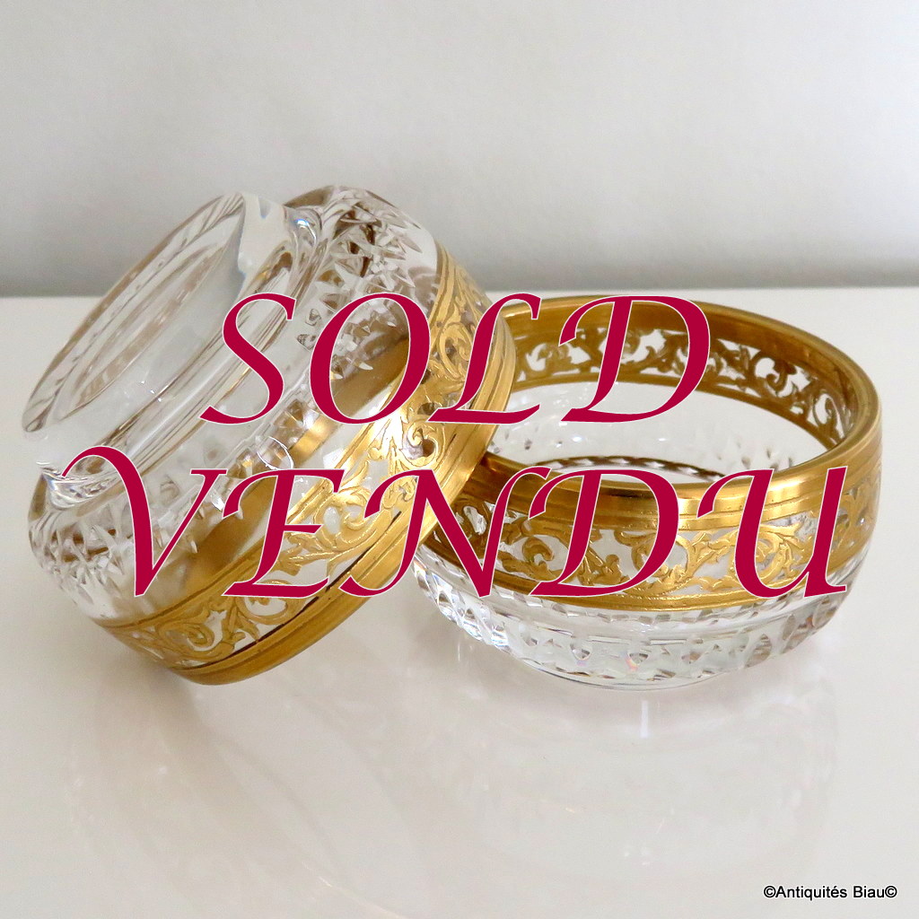 Salière à Triple Salerons En Porcelaine Tendre De Sèvres